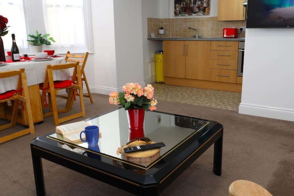 New Sunset Square Eastbourne 2 Bed Apartment, Long Stay Welcome Luaran gambar